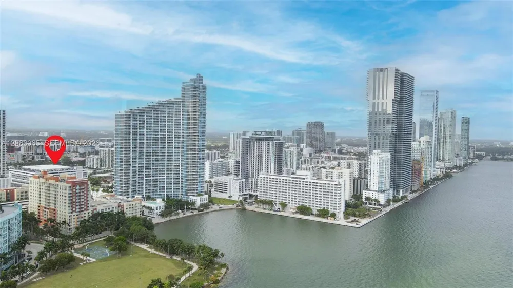 2000 Bayshore Dr #408 Miami, FL 33137