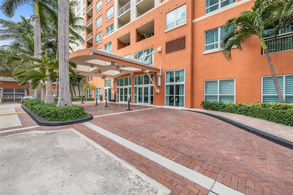2000 Bayshore Dr #408 Miami, FL 33137