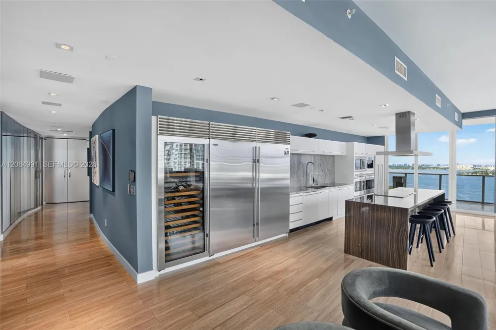2020 Bayshore Dr #3708 Miami, FL 33137