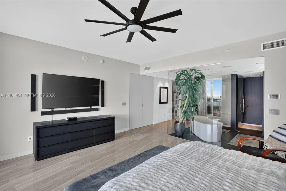 2020 Bayshore Dr #3708 Miami, FL 33137