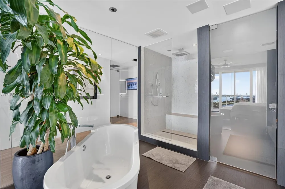 2020 Bayshore Dr #3708 Miami, FL 33137