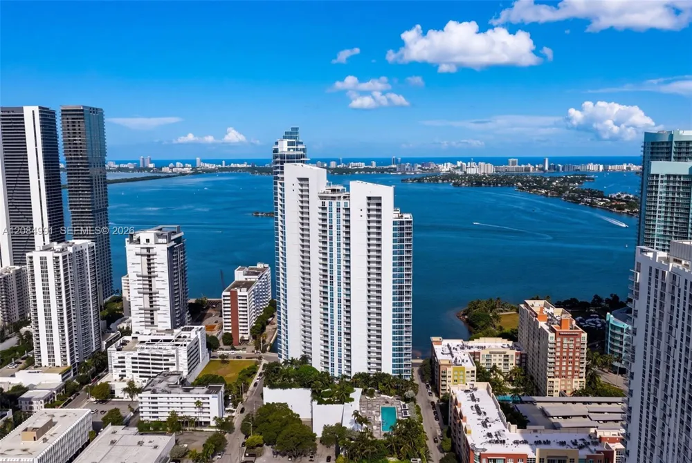 2020 Bayshore Dr #3708 Miami, FL 33137