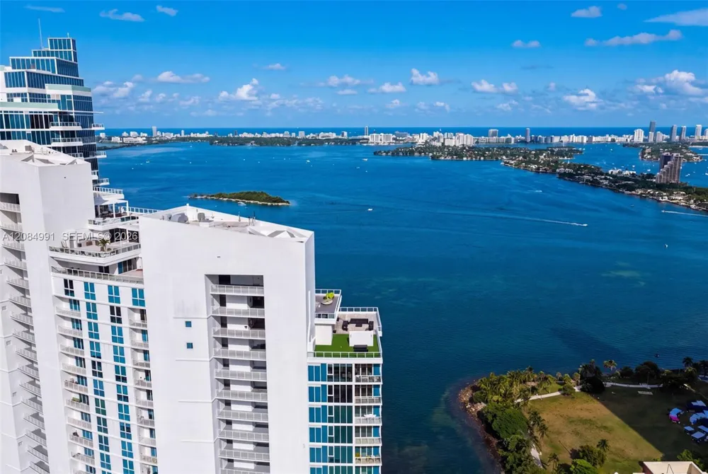 2020 Bayshore Dr #3708 Miami, FL 33137
