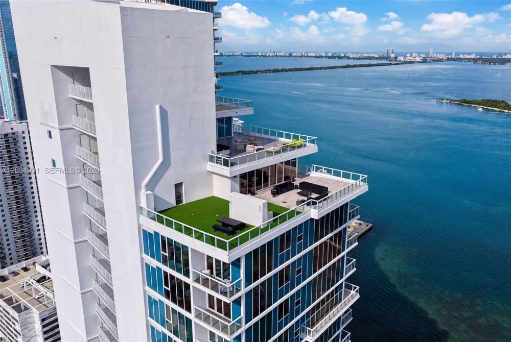 2020 Bayshore Dr #3708 Miami, FL 33137
