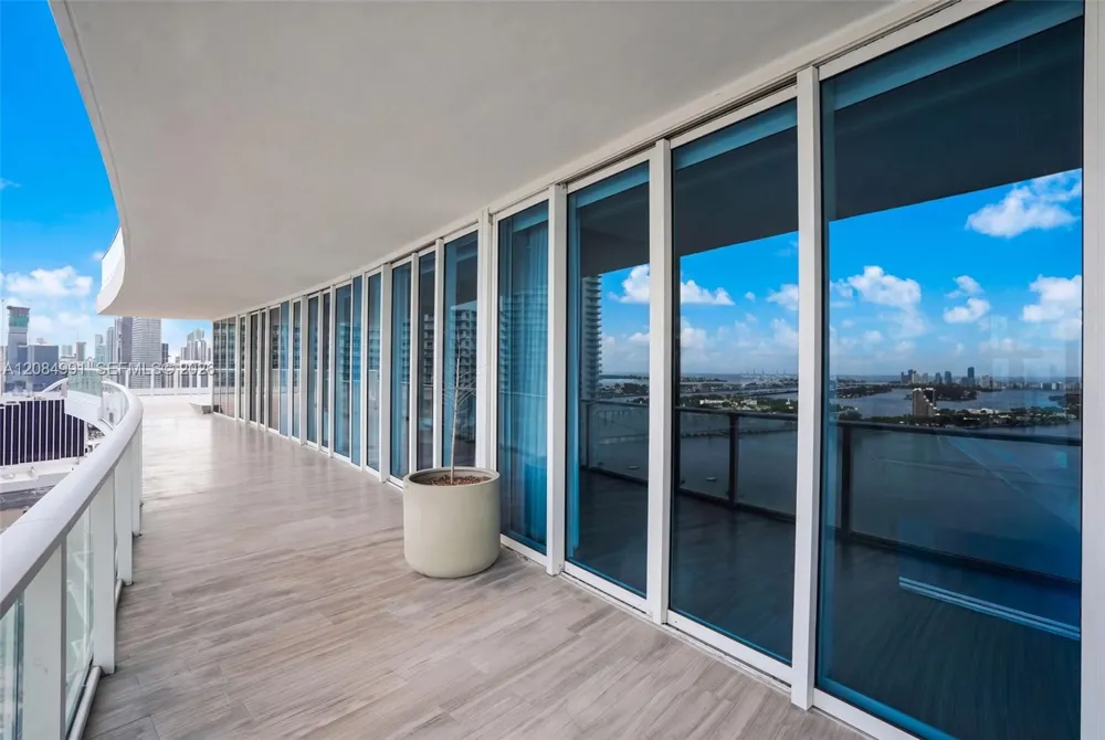 2020 Bayshore Dr #3708 Miami, FL 33137
