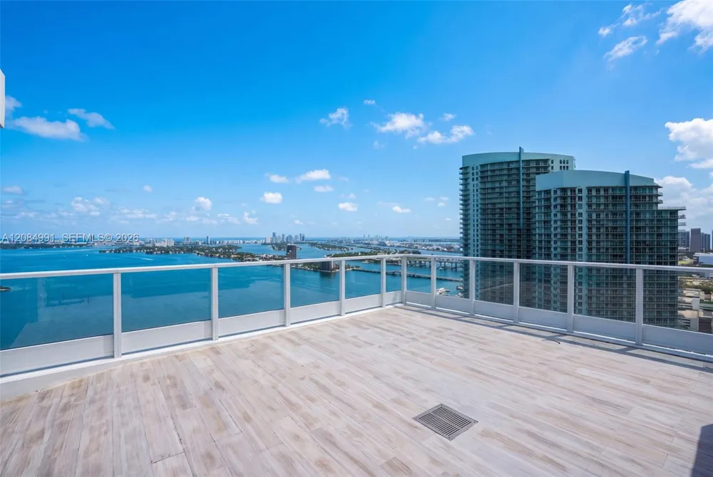 2020 Bayshore Dr #3708 Miami, FL 33137