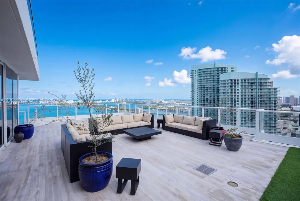 2020 Bayshore Dr #3708 Miami, FL 33137