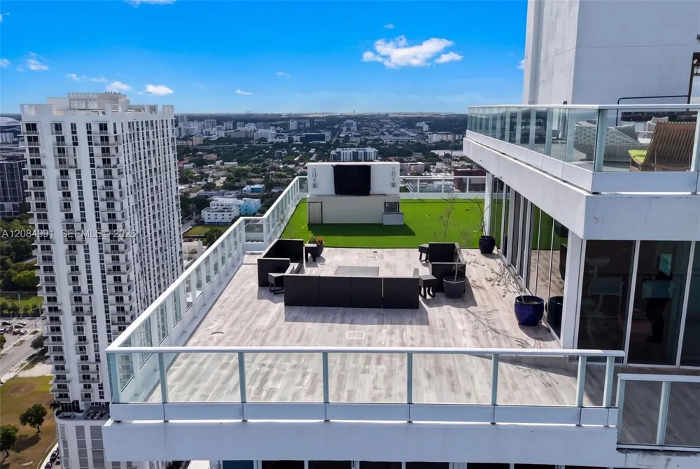 2020 Bayshore Dr #3708 Miami, FL 33137
