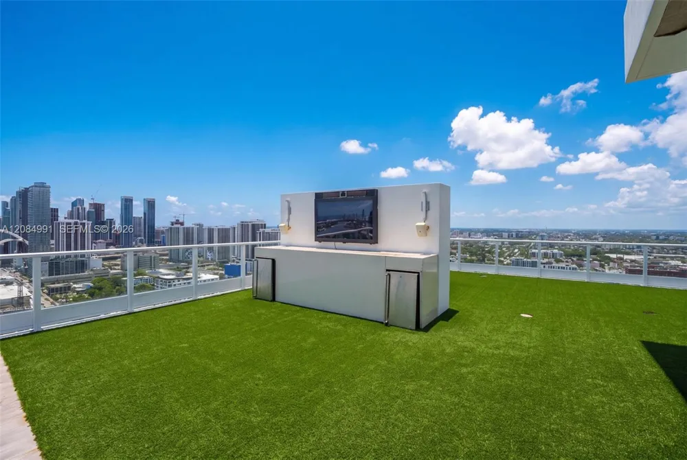 2020 Bayshore Dr #3708 Miami, FL 33137