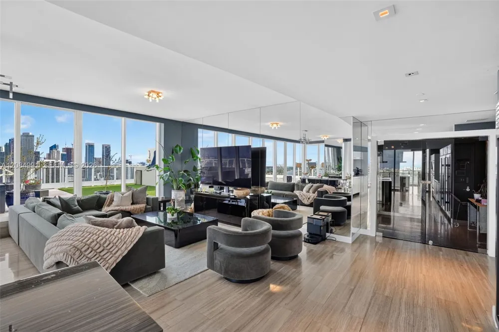 2020 Bayshore Dr #3708 Miami, FL 33137