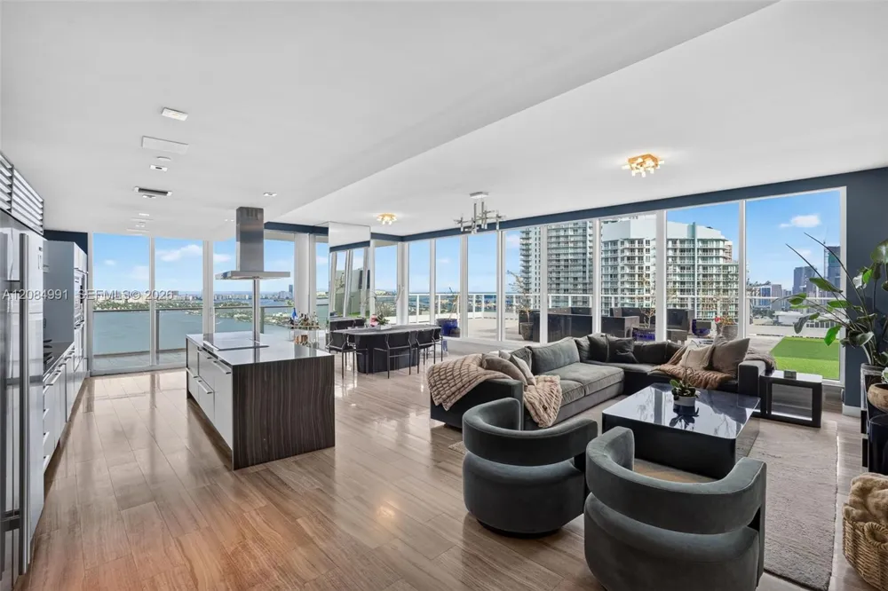 2020 Bayshore Dr #3708 Miami, FL 33137