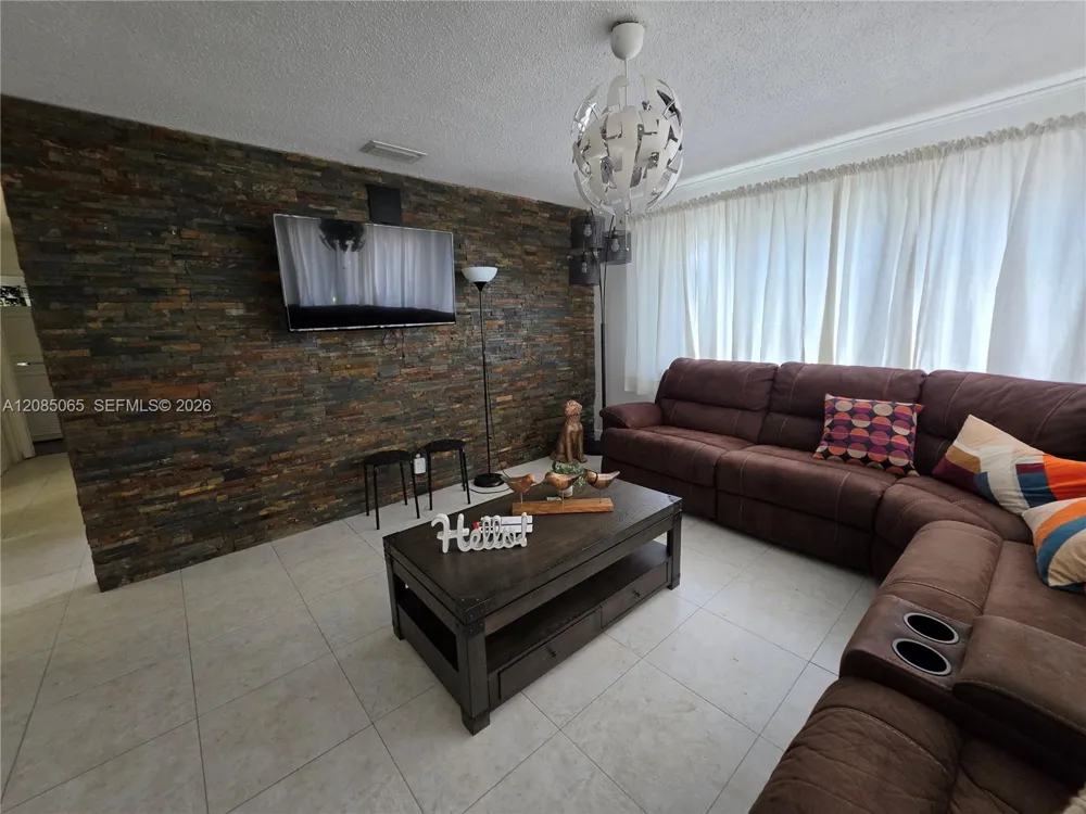 1431 S 14th Ave #119 Hollywood, FL 33020