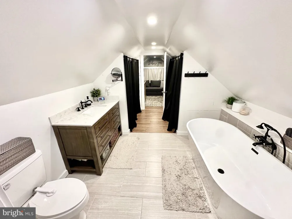 135 E WAYNE TERRACE Collingswood, NJ 08108