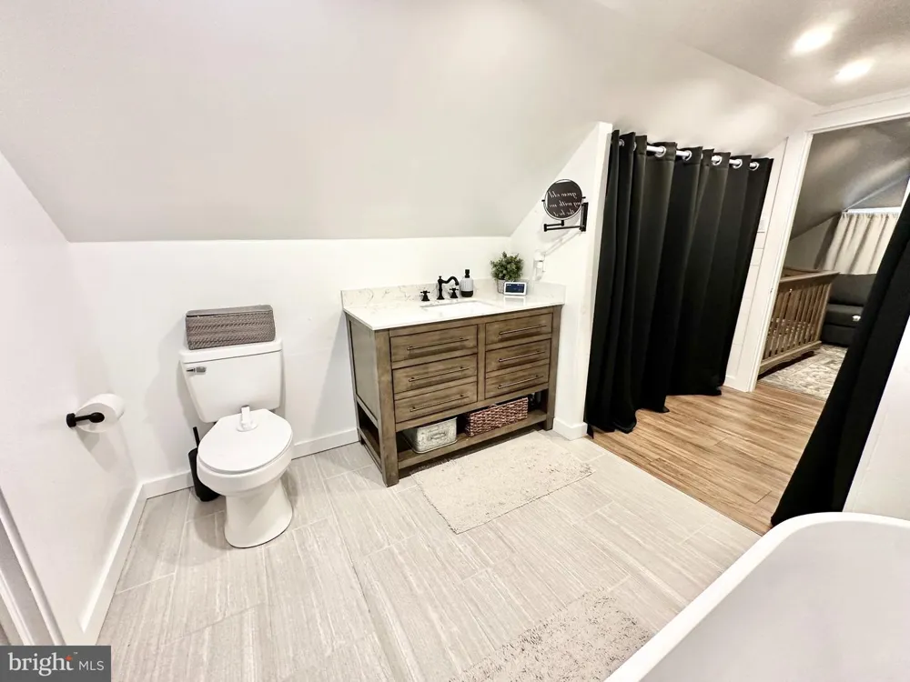 135 E WAYNE TERRACE Collingswood, NJ 08108
