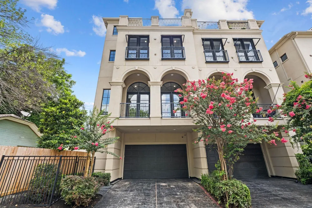 908 Thompson Street Houston, TX 77007