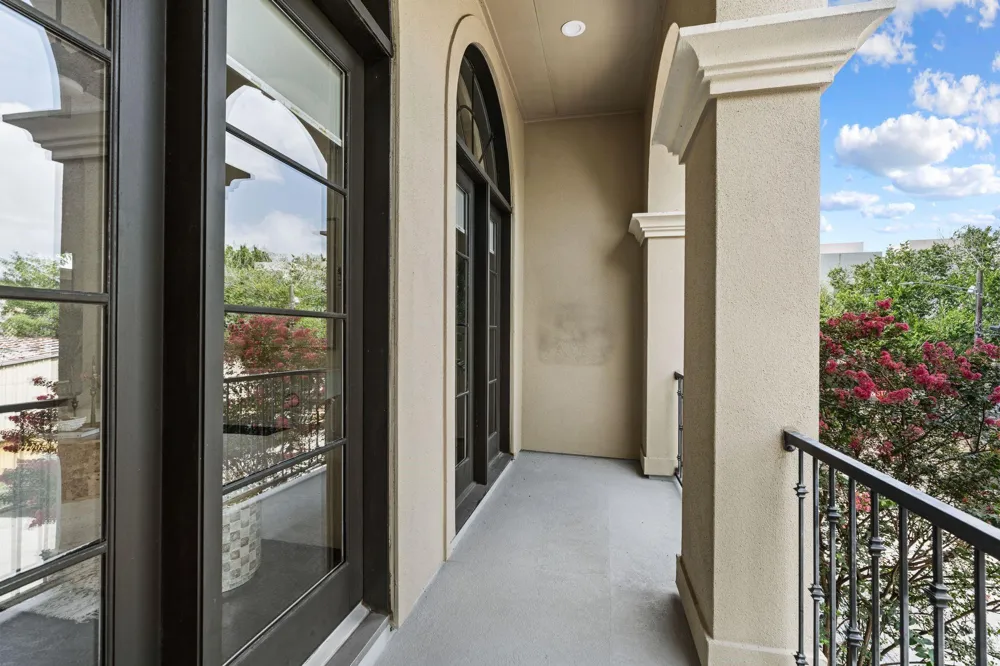 908 Thompson Street Houston, TX 77007