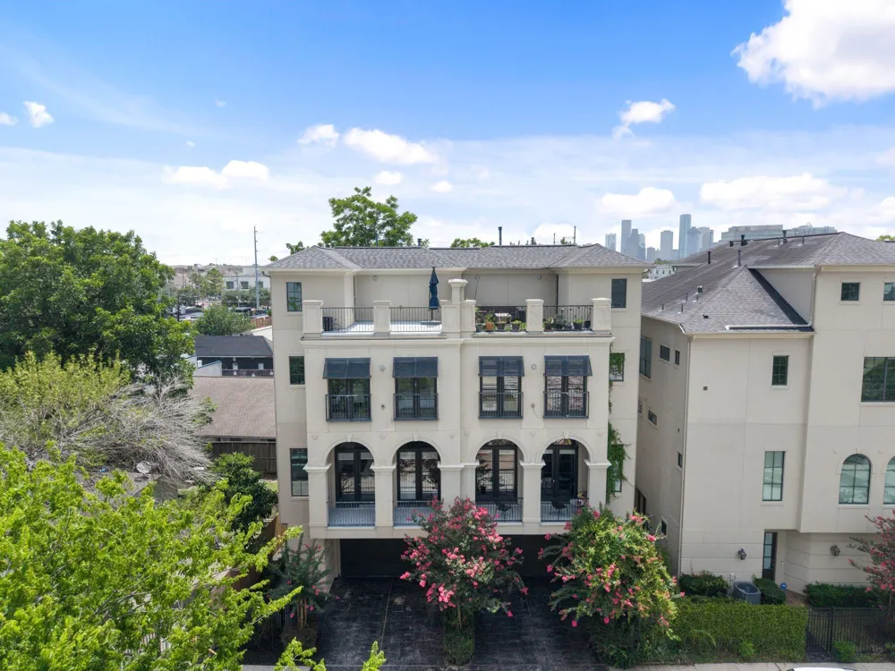 908 Thompson Street Houston, TX 77007