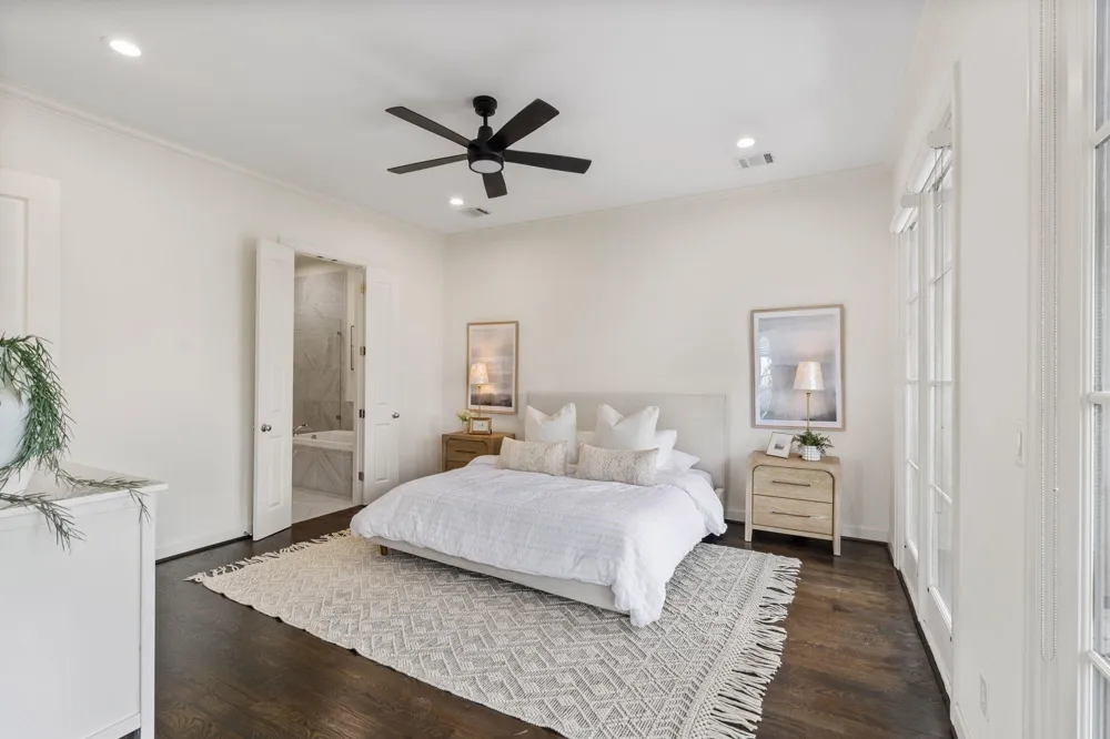 908 Thompson Street Houston, TX 77007