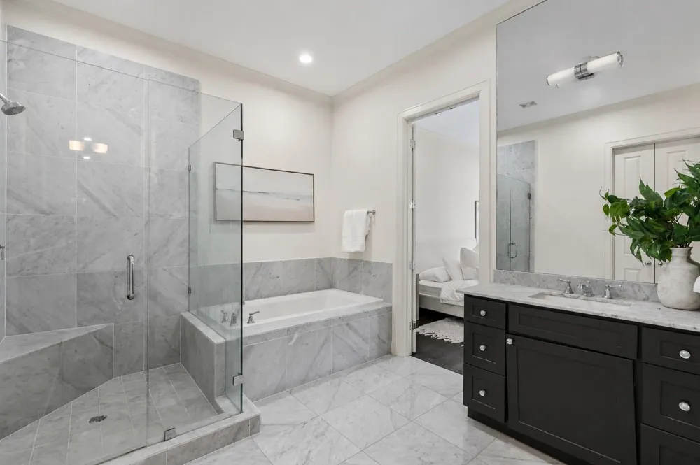 908 Thompson Street Houston, TX 77007