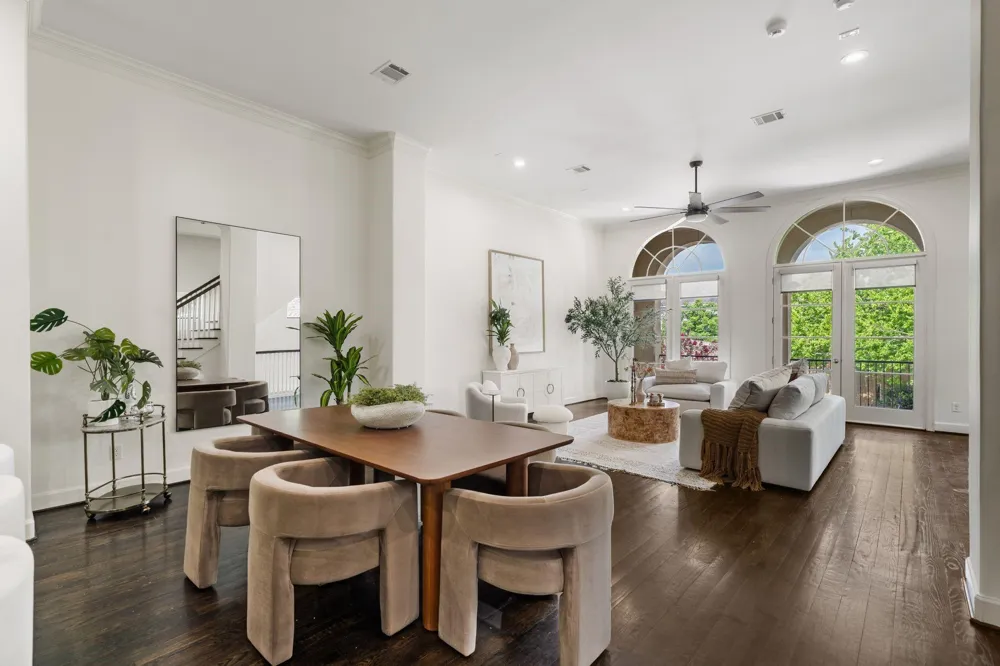 908 Thompson Street Houston, TX 77007