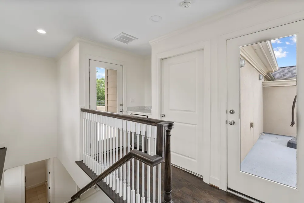 908 Thompson Street Houston, TX 77007