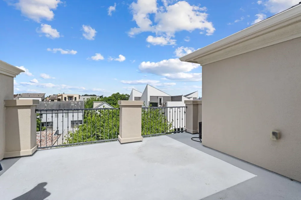 908 Thompson Street Houston, TX 77007