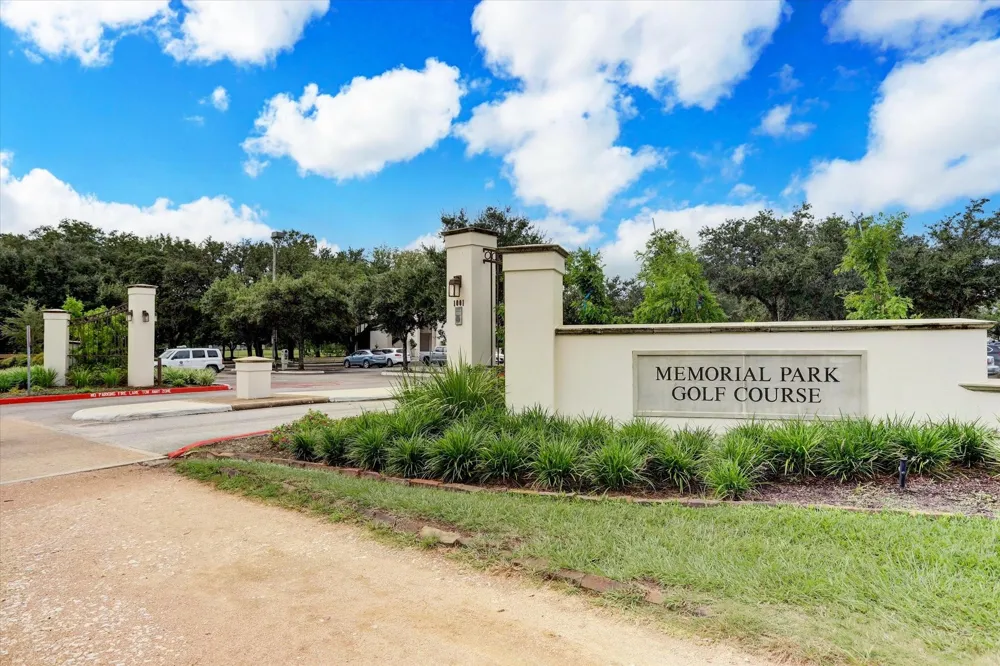 908 Thompson Street Houston, TX 77007