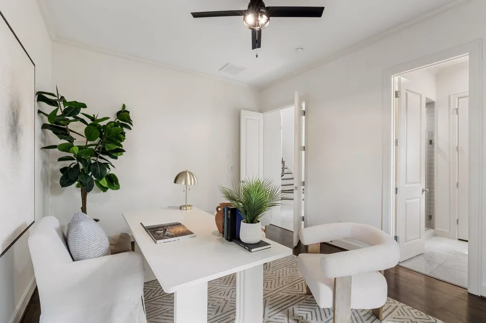 908 Thompson Street Houston, TX 77007