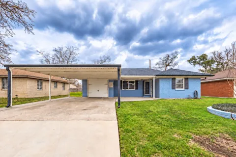 9101 Homewood Lane NE