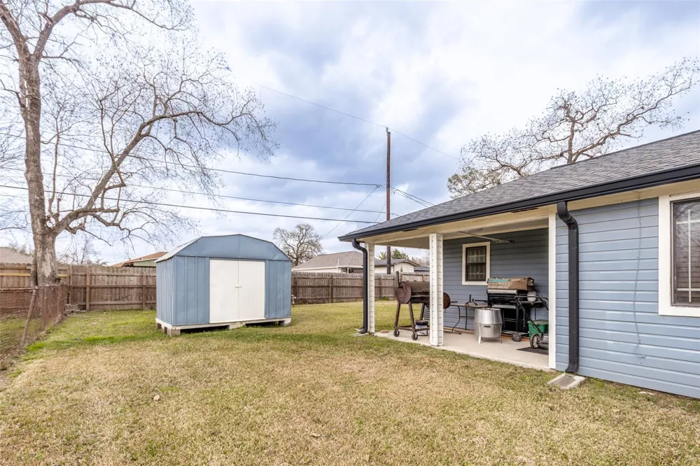 9101 Homewood Lane NE Houston, TX 77078