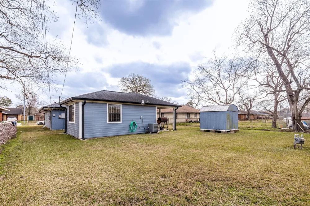 9101 Homewood Lane NE Houston, TX 77078