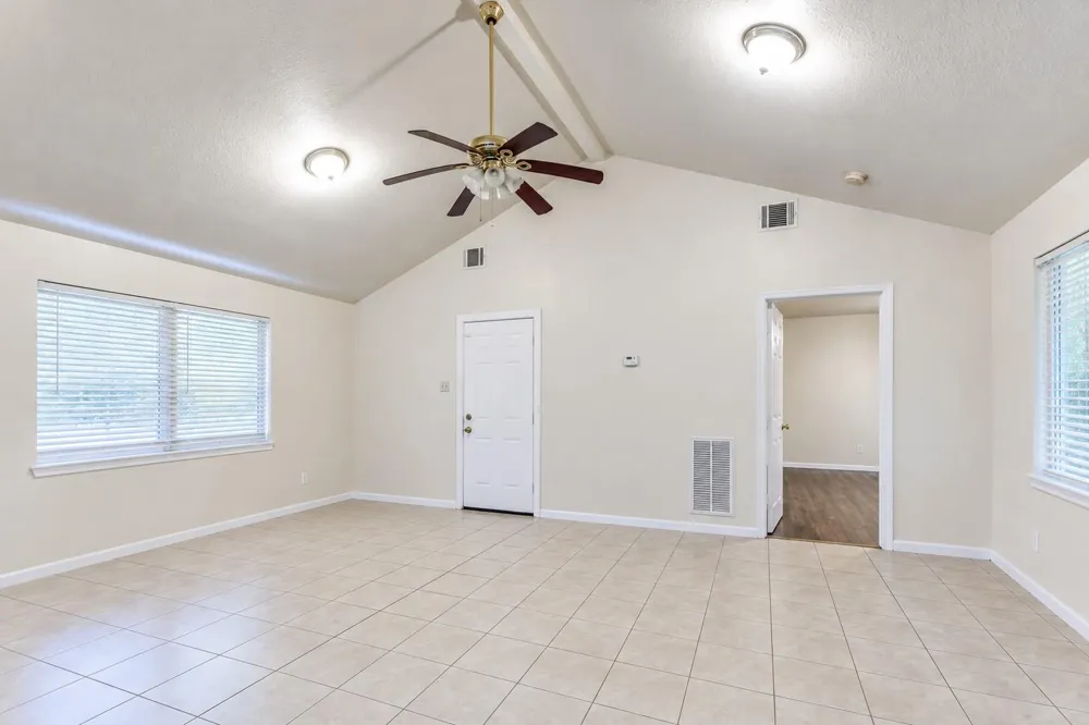 9101 Homewood Lane NE Houston, TX 77078