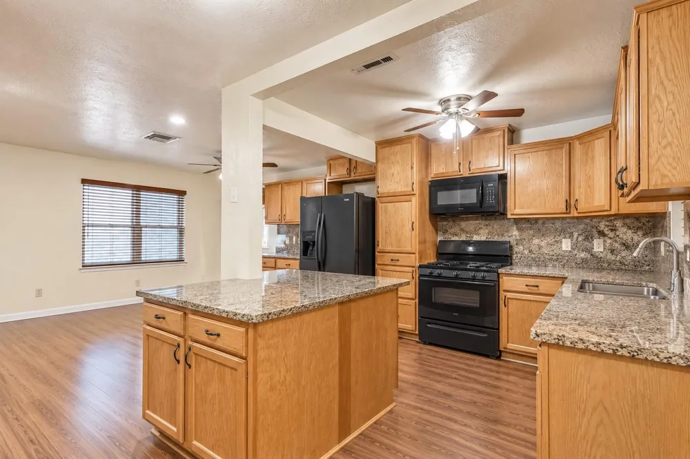 9101 Homewood Lane NE Houston, TX 77078