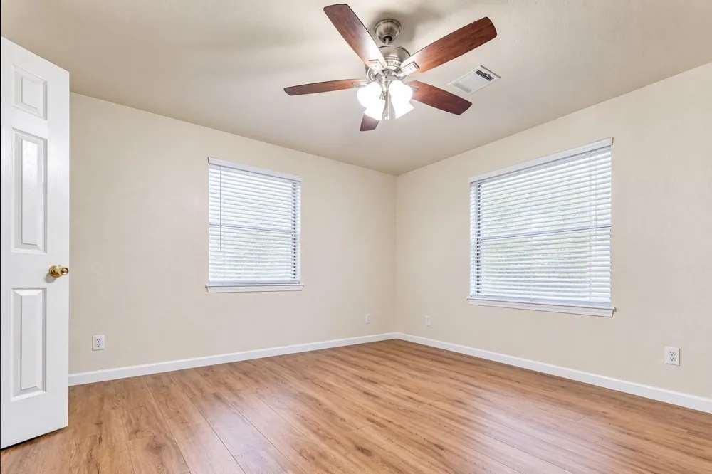 9101 Homewood Lane NE Houston, TX 77078