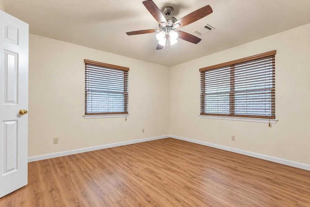 9101 Homewood Lane NE Houston, TX 77078