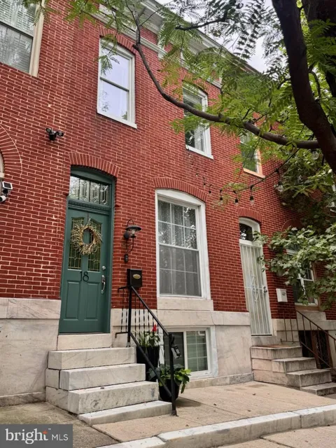18 LAKEWOOD AVENUE