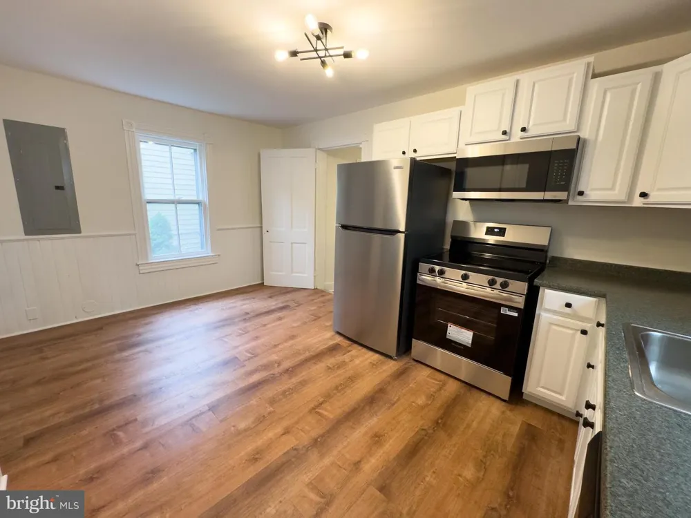 213 W B STREET Brunswick, MD 21716