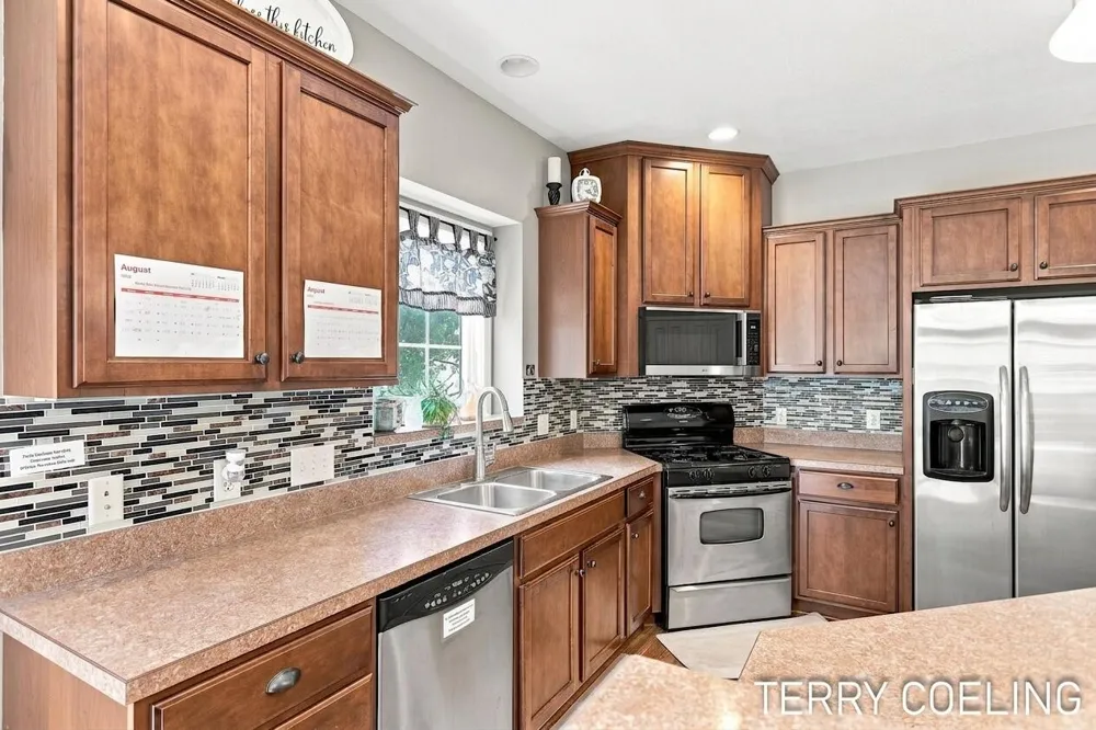 5924 Elmwood Lake Drive Hudsonville, MI 49426