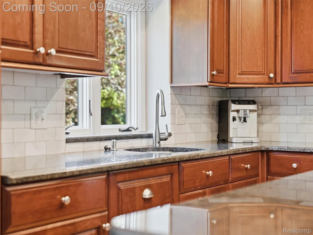 3569 Wedgewood Drive Rochester Hills City, MI 48306