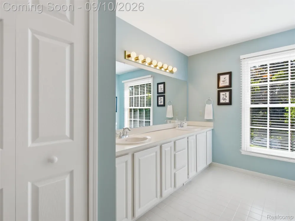 3569 Wedgewood Drive Rochester Hills City, MI 48306