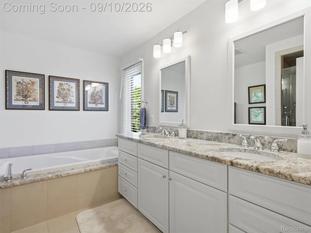 3569 Wedgewood Drive Rochester Hills City, MI 48306