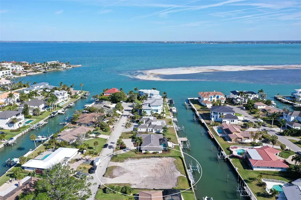 536 GUNWALE LANE Longboat Key, FL 34228