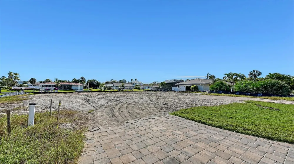 536 GUNWALE LANE Longboat Key, FL 34228