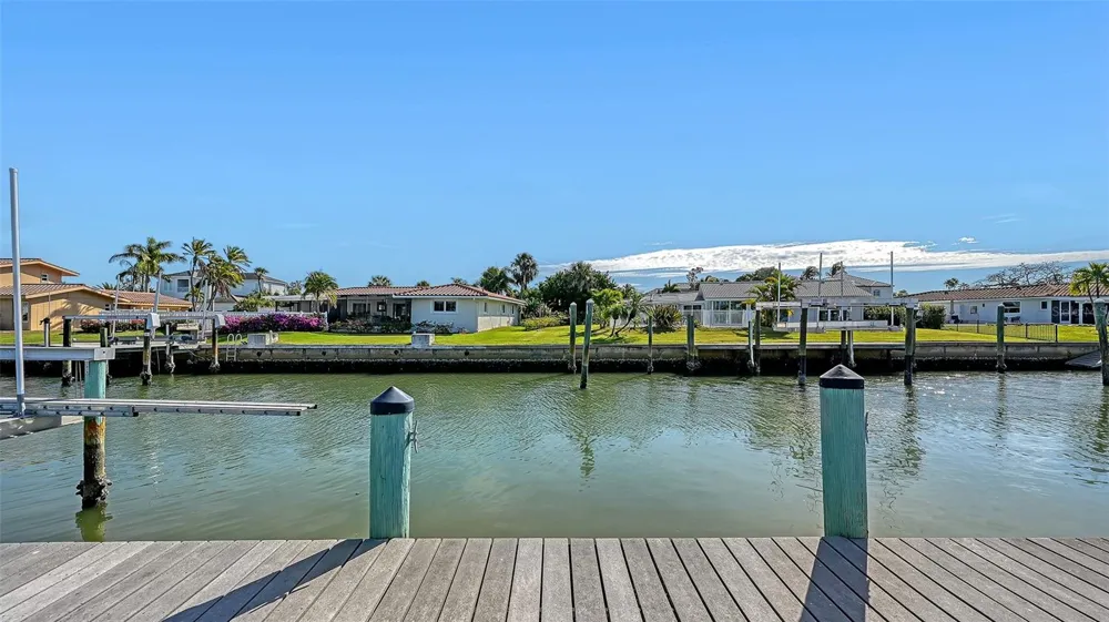 536 GUNWALE LANE Longboat Key, FL 34228