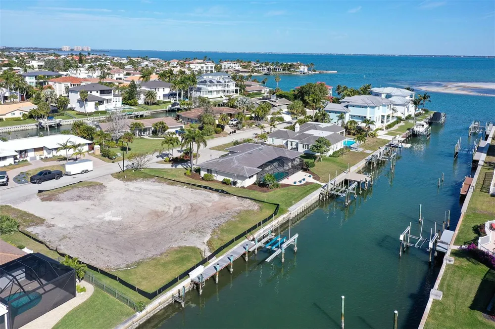 536 GUNWALE LANE Longboat Key, FL 34228