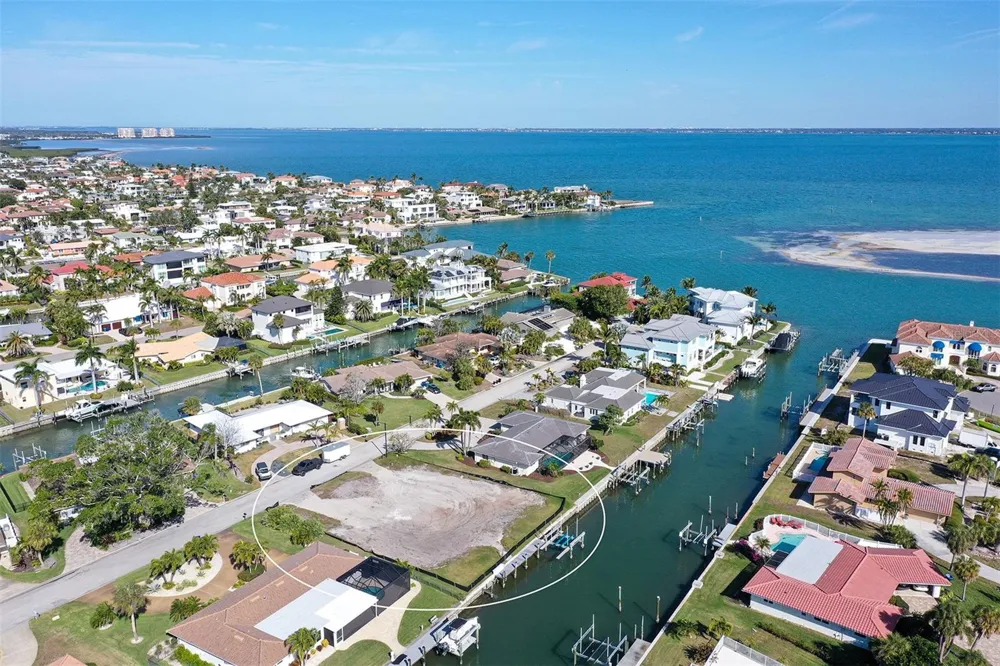 536 GUNWALE LANE Longboat Key, FL 34228
