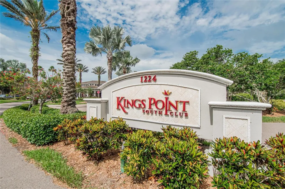 1917 INVERNESS GREENS DRIVE Sun City Center, FL 33573