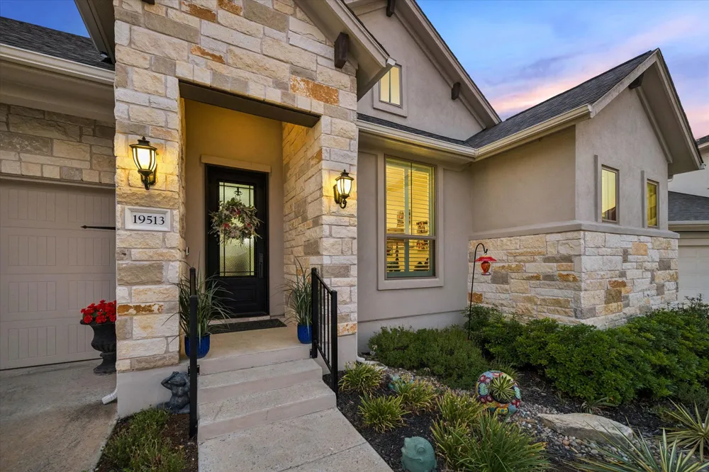19513 Tranquility Falls Path Lago Vista, TX 78645