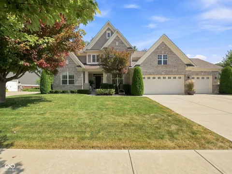 6411 Blackstone