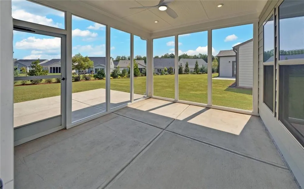 2457 Naples Street Hoschton, GA 30548